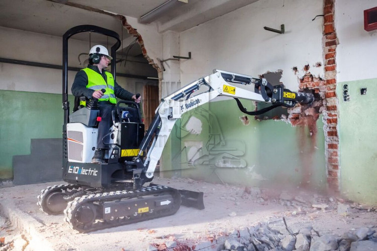 Inter-Techno toont elektrische Bobcat-graafmachines op de Infra Relatiedagen