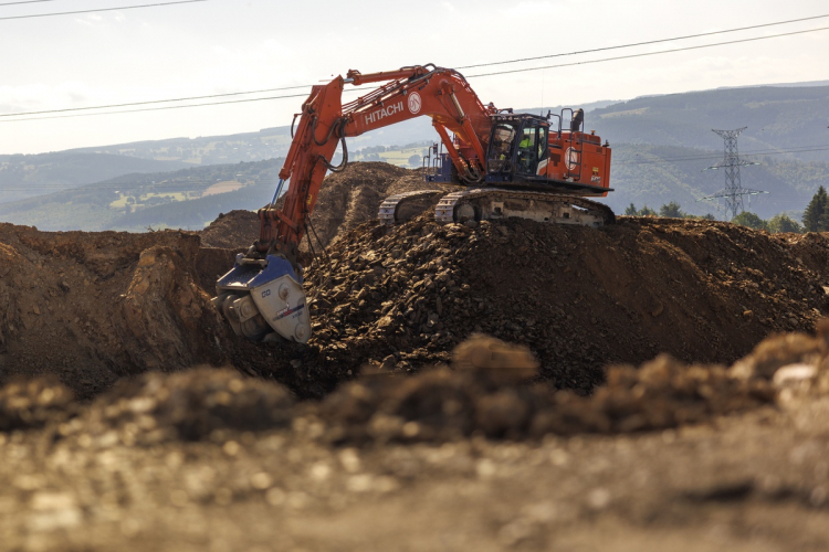 Jan de Nul gebruikt de nieuwe Hitachi ZX690LCH-7 in België