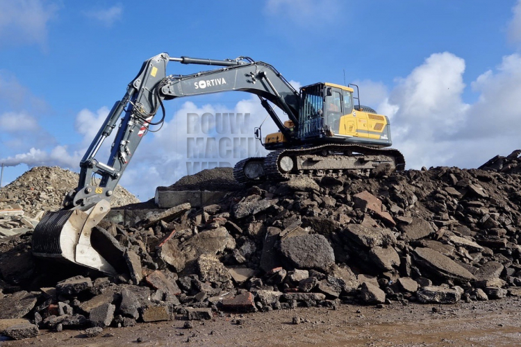 Nieuwe 30 tons rupsgraafmachine voor Sortiva