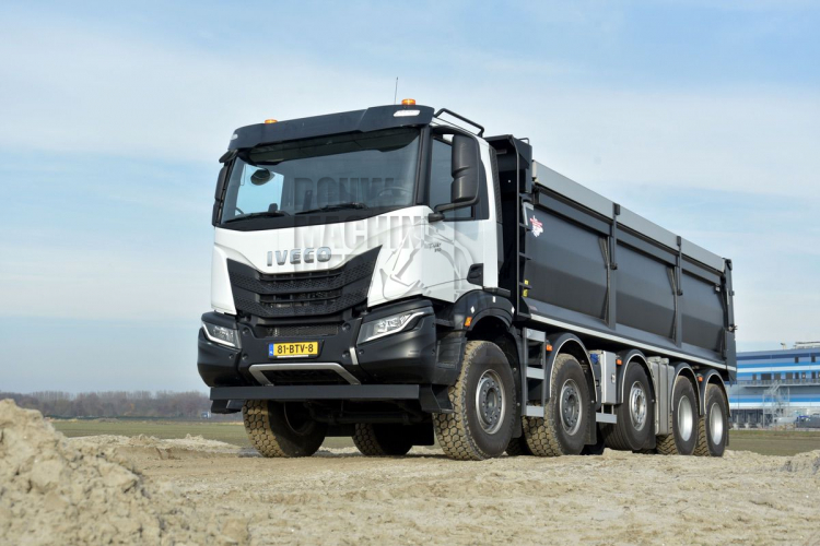 Iveco T-Way 10x4: Licht en robuust