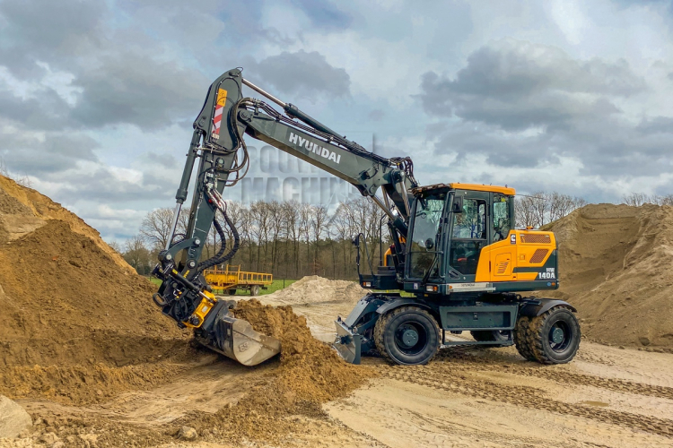 Nieuwe Hyundai HW140A voor Lavrijsen Grondwerken