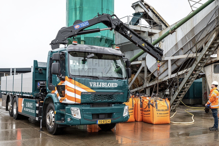Vrijbloed Transport voorloper in duurzaam transport met nu tien elektrische Volvo-trucks