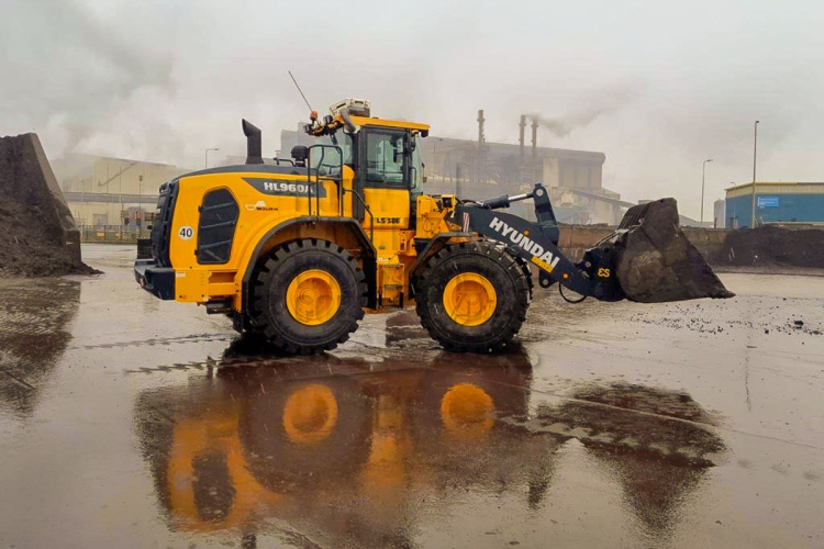 Mourik neemt nieuwe Hyundai HL960A in gebruik