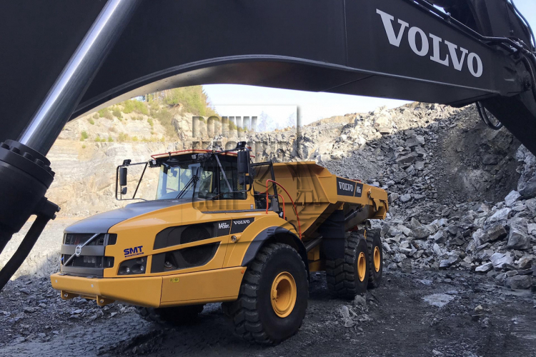 Eerste Volvo dumper A45G Full Suspension geleverd
