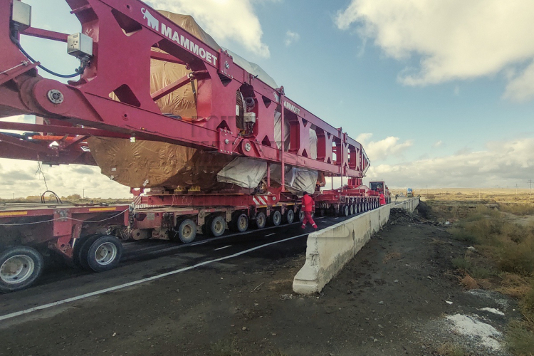 Mammoet vertrouwt Goldhofer modules voor een uitdagende route